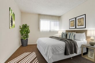 Casa De Vida in Los Angeles, CA - Building Photo - Building Photo