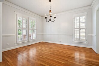 102 Westside Dr in Chapel Hill, NC - Building Photo - Building Photo