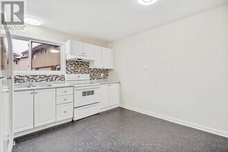 1391 Claymor Ave in Ottawa, ON - Building Photo - Building Photo