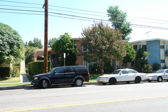 5712 Kester Ave in Van Nuys, CA - Building Photo - Building Photo