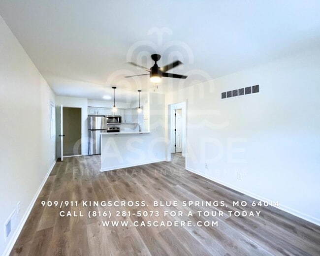 911 SW Kingscross Rd in Blue Springs, MO - Building Photo - Building Photo