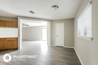 6303 Beech Trail Dr in Converse, TX - Foto de edificio - Building Photo