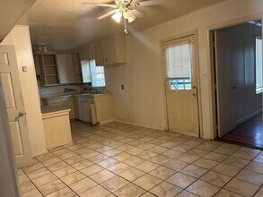 3359 Suncrest Dr in Jackson, MS - Building Photo - Building Photo