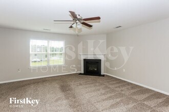 2885 Village Center Dr in Dallas, NC - Building Photo - Building Photo