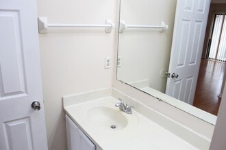 2241 Hedgerow Rd, Unit D in Columbus, OH - Building Photo - Building Photo