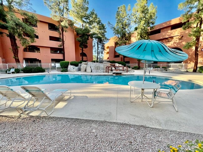 property at 12212 N Paradise Vlg Pkwy S