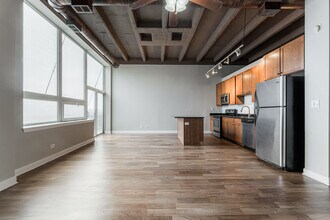 4131 W Belmont Ave in Chicago, IL - Building Photo - Building Photo
