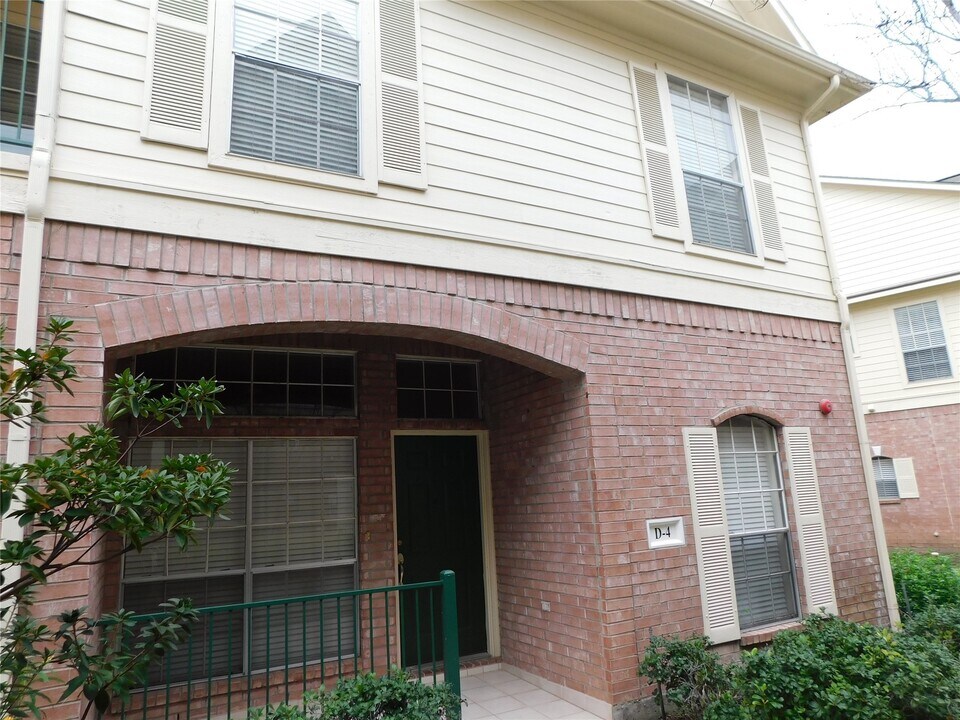 2710 Grants Lake Blvd in Sugar Land, TX - Building Photo