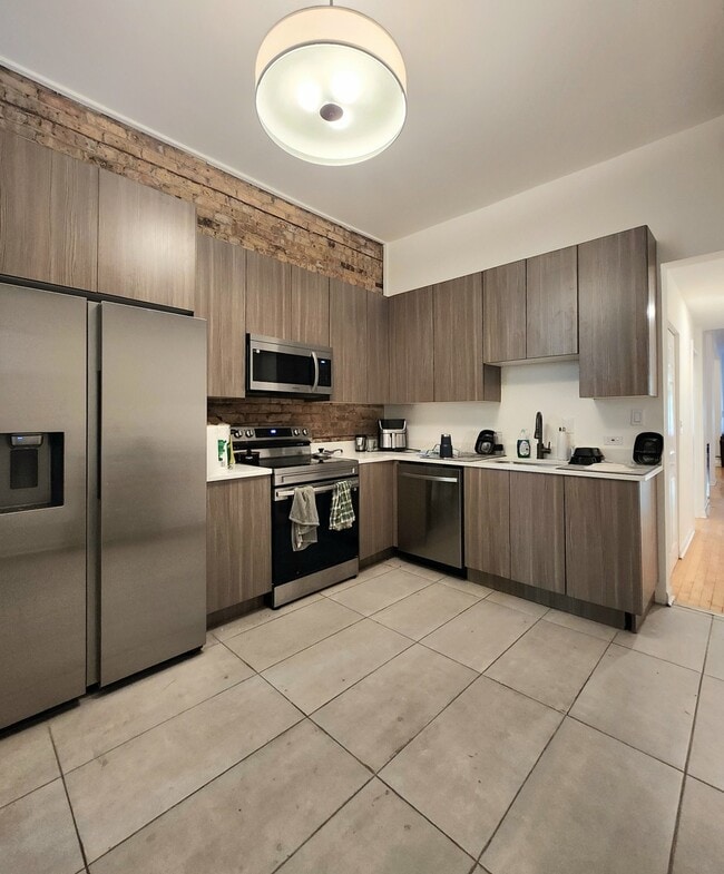 property at 1539 N Wells St
