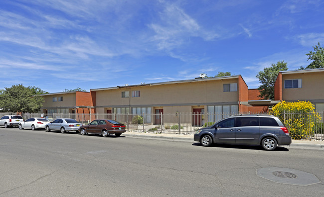 Penn Mar Apartments in Albuquerque, NM - Building Photo - Building Photo