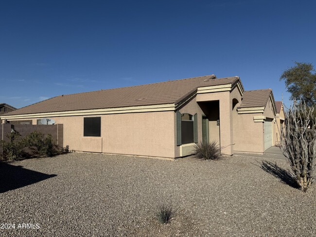 16016 W Larkspur Dr in Goodyear, AZ - Building Photo - Building Photo