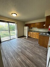 2820-2822 Beverly Hills Dr in Eau Claire, WI - Building Photo - Building Photo
