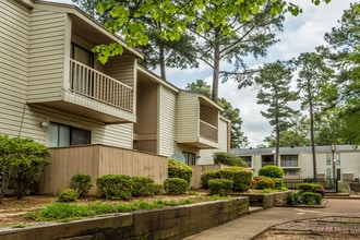 Woodlake in Memphis, TN - Foto de edificio - Building Photo