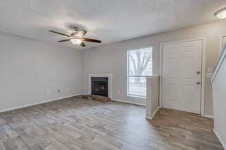 Cedar Craft Apartments in Broken Arrow, OK - Foto de edificio - Interior Photo