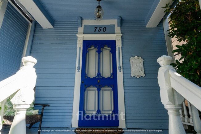 750 N 75th St in Seattle, WA - Building Photo - Building Photo