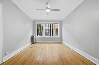 2336 W Addison St, Unit Unit I2 in Chicago, IL - Building Photo - Building Photo