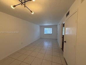 1240 SE 31st Ct in Homestead, FL - Building Photo - Building Photo