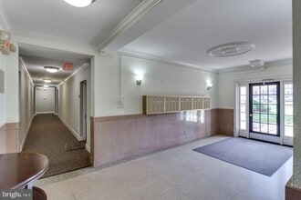 906 S Washington St in Alexandria, VA - Building Photo - Building Photo