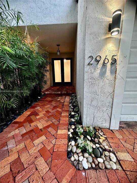 2965 Ruth St in Miami, FL - Building Photo