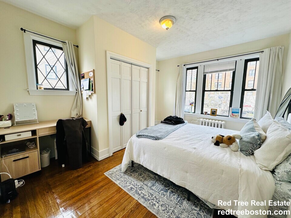 452 Park Dr in Boston, MA - Building Photo