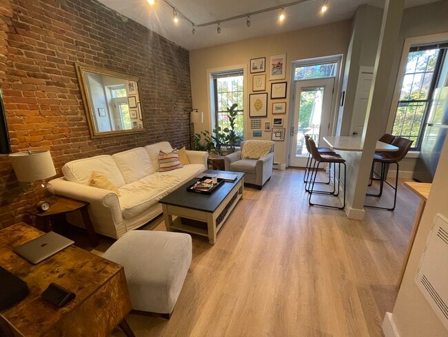 18 Durham St, Unit 2 in Boston, MA - Building Photo - Building Photo