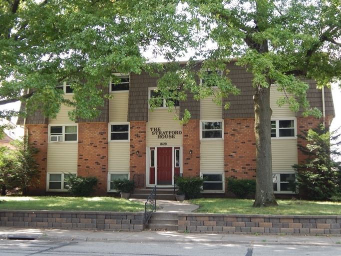 The Stratford House in Rock Island, IL - Building Photo