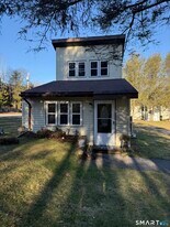 630 Taugwonk Rd in Stonington, CT - Building Photo