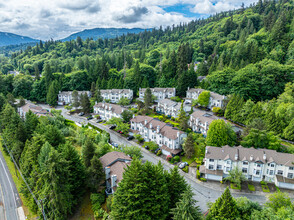 2101 - 2160 Pacific Elm Dr in Issaquah, WA - Building Photo - Building Photo