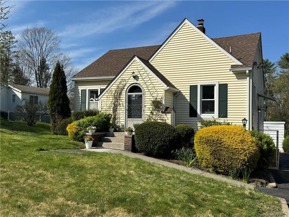 12 Grandview Ave in Ossining, NY - Foto de edificio