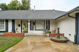9009 Lakeaire Dr in Oklahoma City, OK - Building Photo - Building Photo