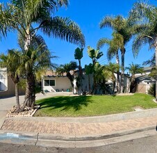 3750 Oleander Dr in San Diego, CA - Building Photo - Building Photo