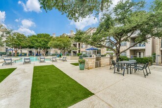 Parkside Crossing in Austin, TX - Foto de edificio - Building Photo