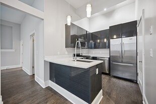 641 N High St in Columbus, OH - Building Photo