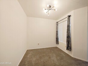 3830 E Lakewood Pkwy E in Phoenix, AZ - Foto de edificio - Building Photo