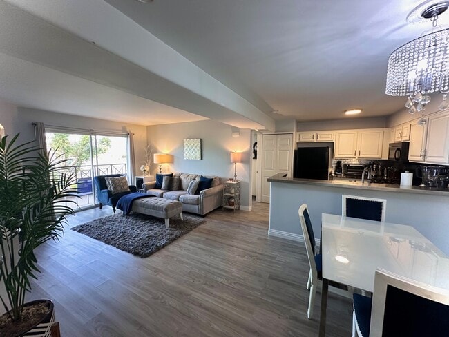 3201 Sirena Vista Way, Unit 121