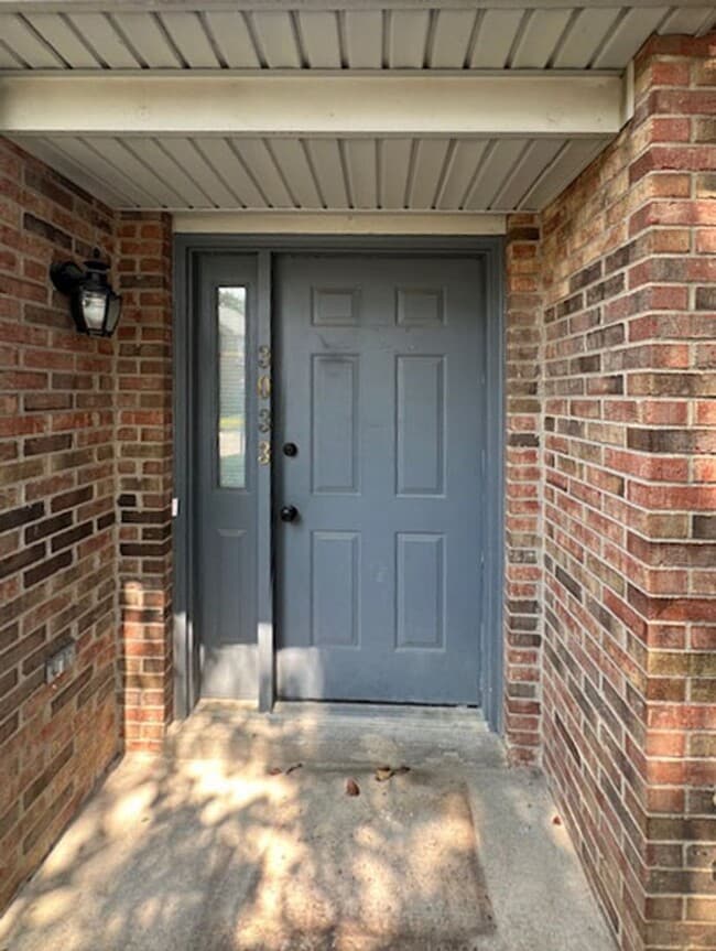 2921 Rio Dosa Dr in Lexington, KY - Foto de edificio - Building Photo