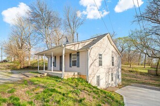 208 Chapel St in Clarksville, TN - Building Photo - Building Photo