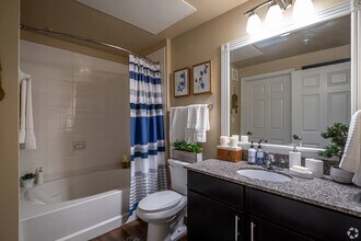 1976 Longmire Rd in Conroe, TX - Building Photo - Building Photo