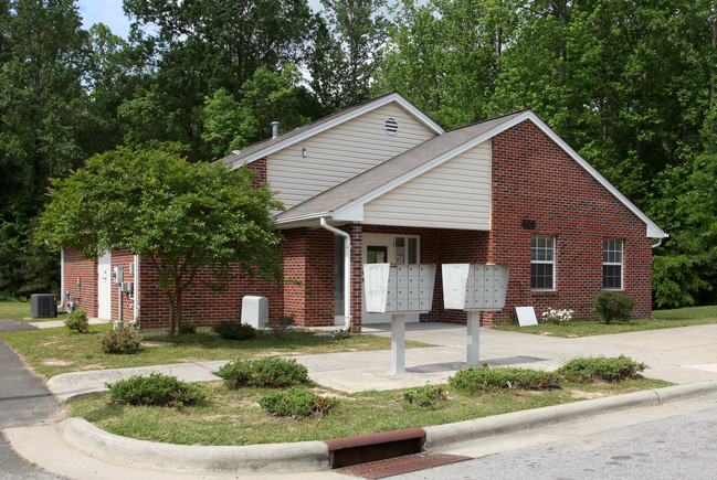 Laurel Oaks Apartments in Durham, NC - Foto de edificio - Building Photo