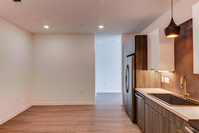 4361 S Congress Ave, Unit 110 in Austin, TX - Building Photo - Building Photo