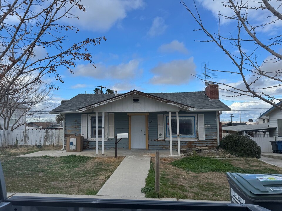 410 B St in Taft, CA - Building Photo