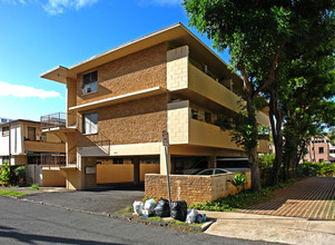 1629 Clark St in Honolulu, HI - Building Photo - Building Photo