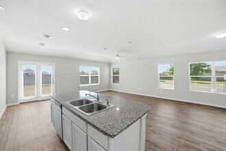 600 Marimoor Dr in Hutto, TX - Building Photo - Building Photo