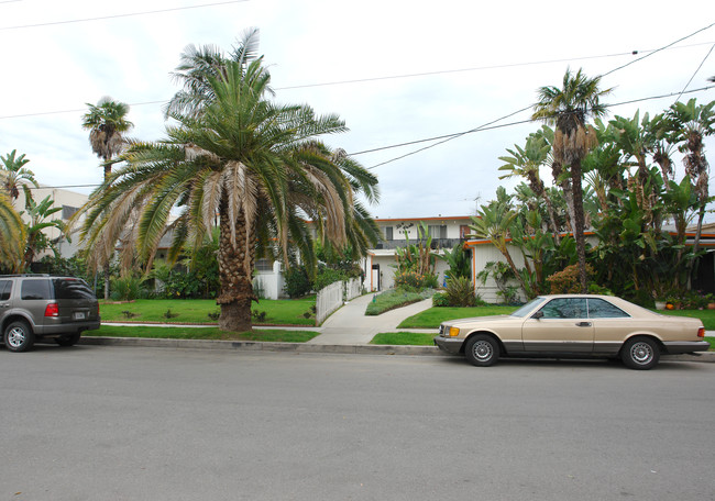 La Perle Apartments in North Hollywood, CA - Building Photo - Building Photo