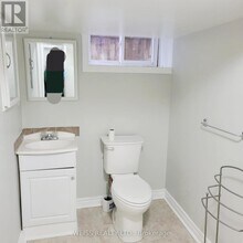 76 Charleswood Dr in Toronto, ON - Building Photo - Building Photo