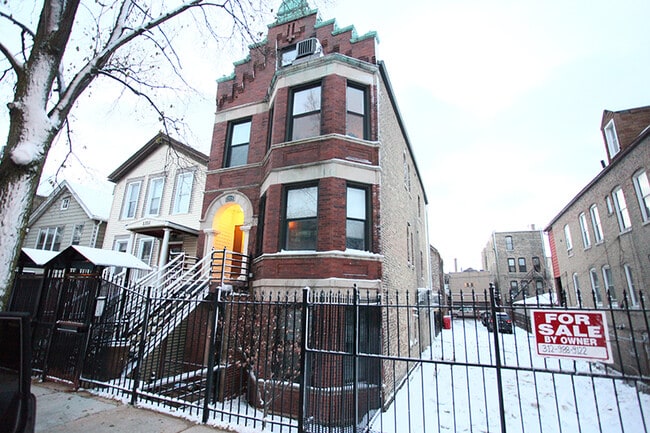 property at 1324 N Bosworth Ave