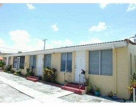 266 Canal St in Miami Springs, FL - Building Photo - Building Photo