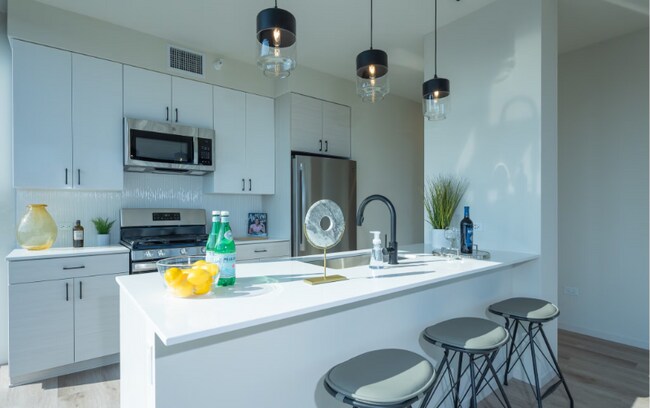 62 E Wacker Pl in Chicago, IL - Building Photo - Building Photo