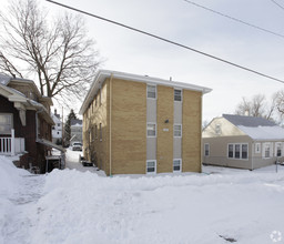 Charleville Apartments in Omaha, NE - Building Photo - Building Photo