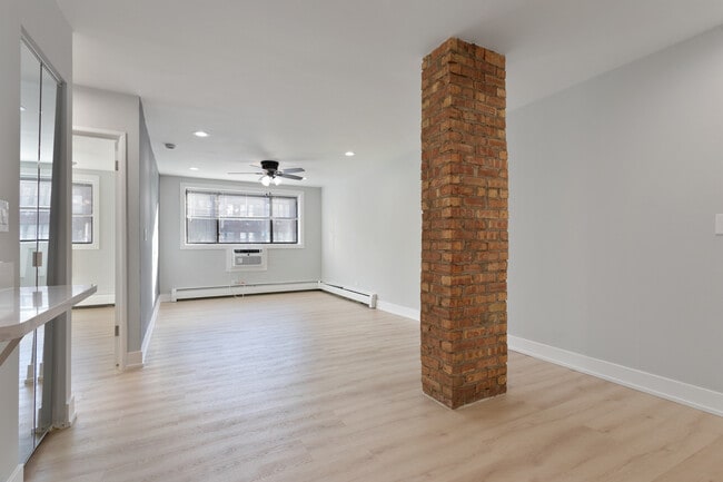 6758 N Sheridan Rd in Chicago, IL - Building Photo - Building Photo